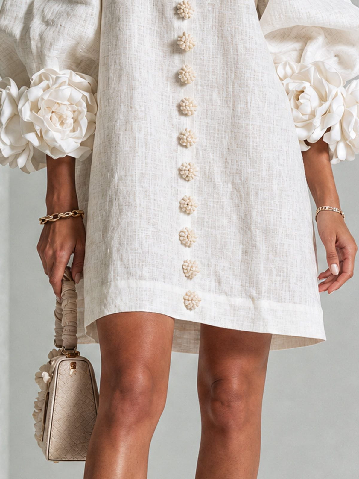 Mini vestido de lino premium blanco de Cero Love Studio